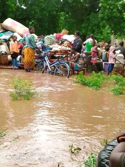 Flood victims in Chikwawa District pondering their next move. PHOTO/ BRITTA MPATA/AWiM