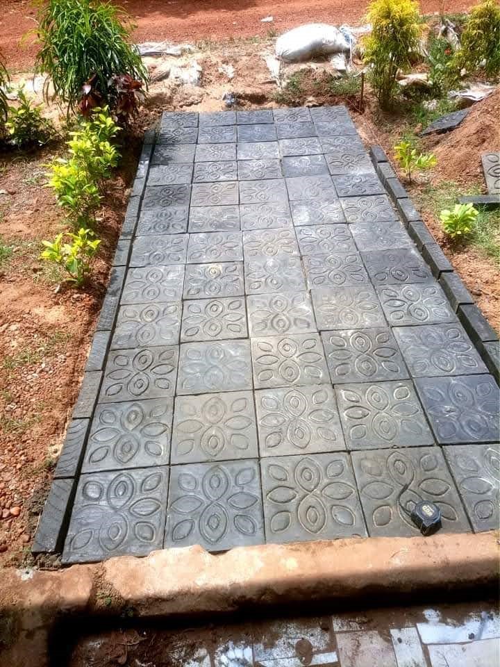 Some of the pavement tiles layout